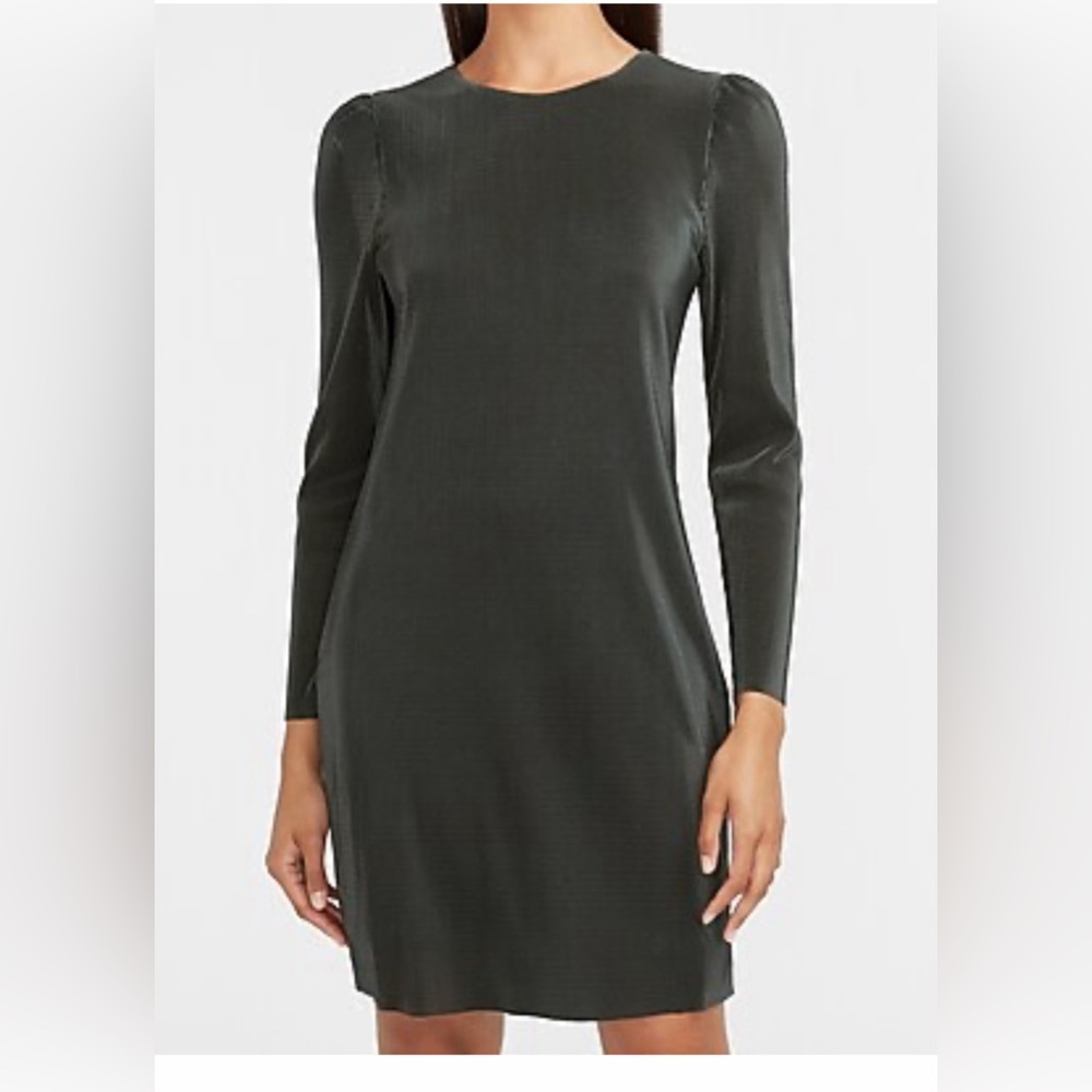 Green pleated long sleeve dress